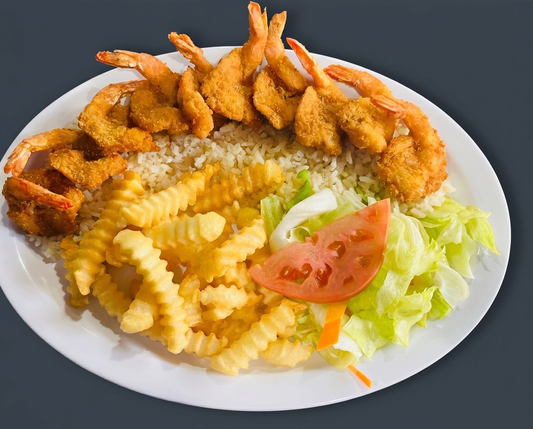 Camarones empanizados con papas