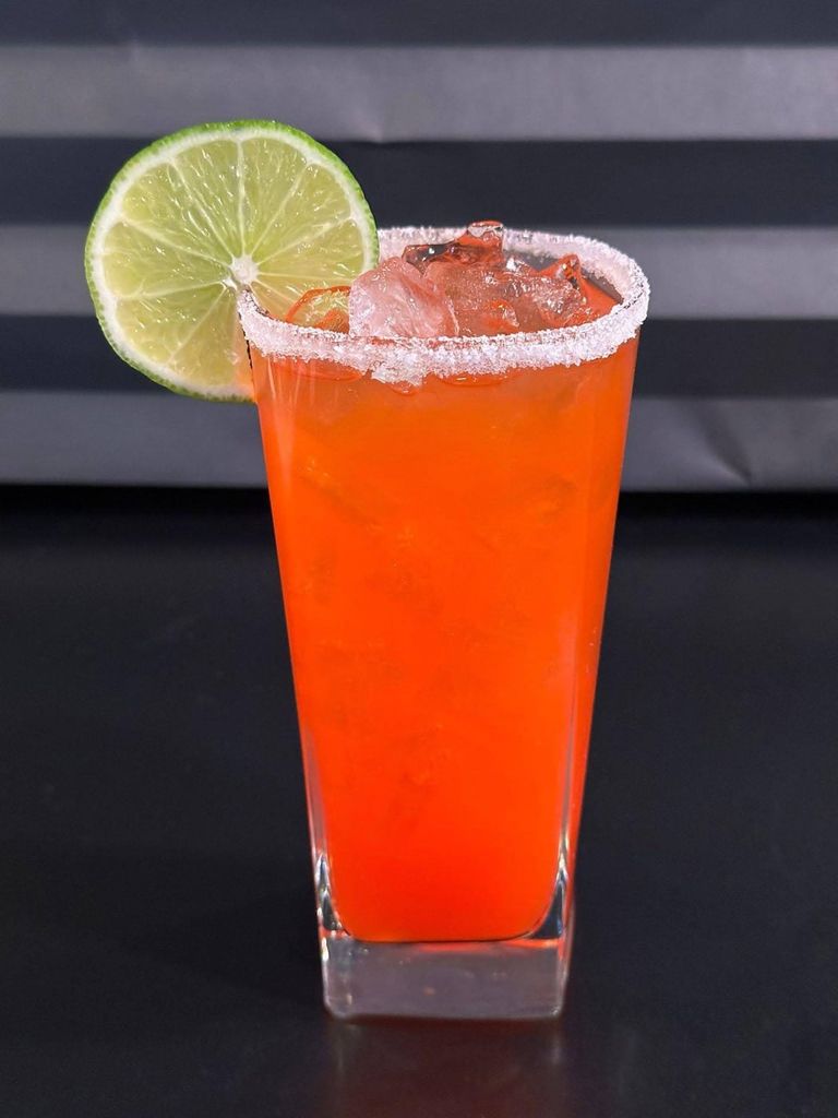 Cóctel de fresa y naranja