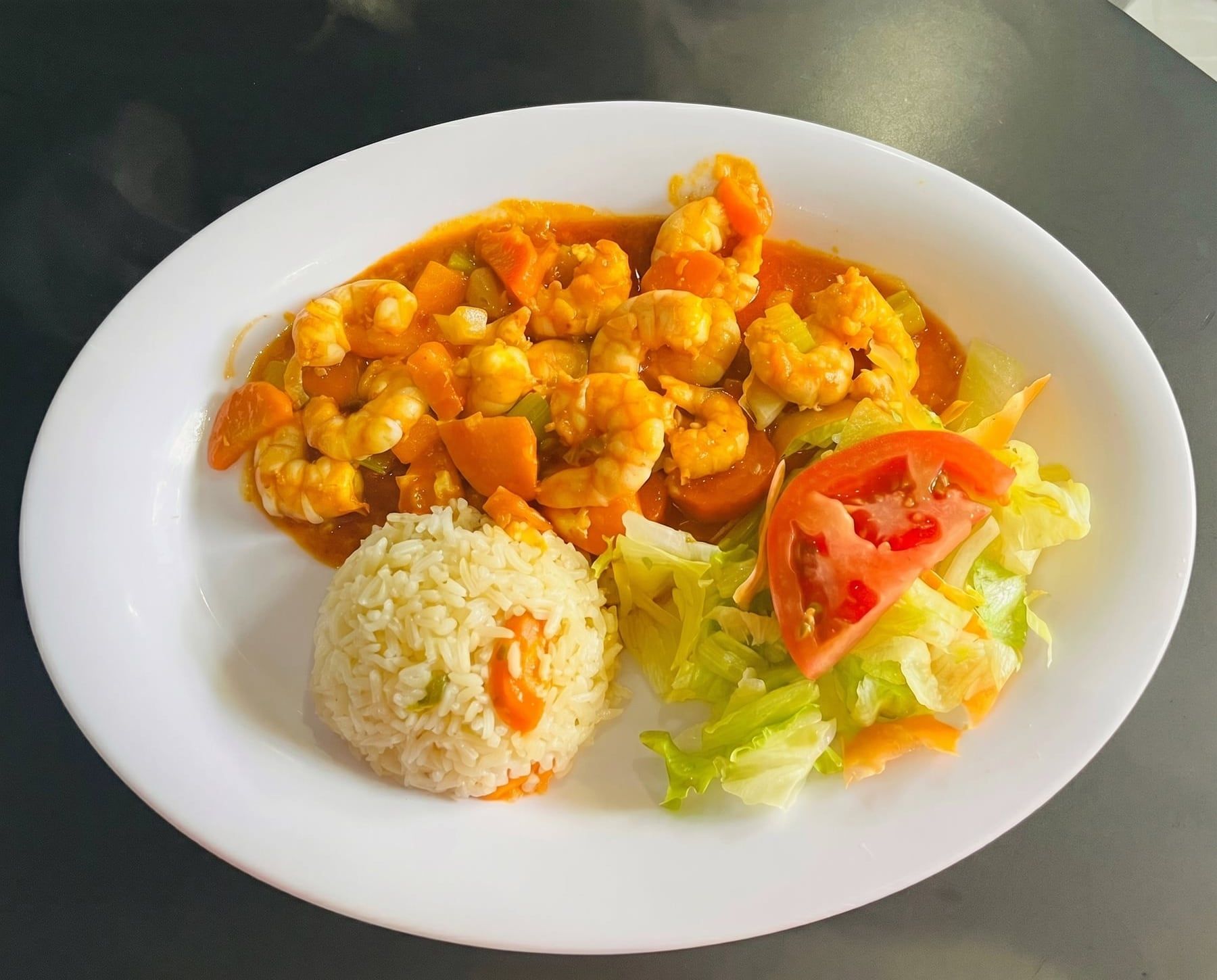 Camarones a la Diabla con arroz